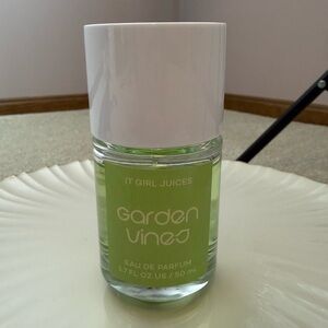 Garden vines Eau de Parfum it girl juices 1.7 fl oz